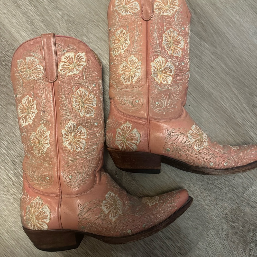 Old Gringo Pink Embroidered Cowboy Boots size 9